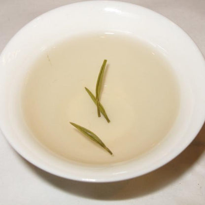 Green Yin Zhen (Kai Hua Long Ding) 02